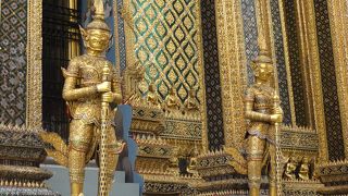 仏教の聖典「三蔵経」を納める