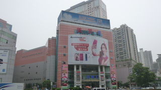 IT関連商品、スマホなど豊富な品ぞろえ