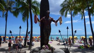 ワイキキの象徴的像