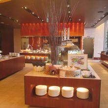 ビュッフェ台のエリアです