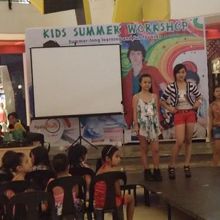 夏休みなので、キッズのワークショップをやってました。