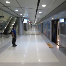 スワプンナーム空港駅