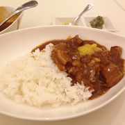 食事もなかなかイケます。