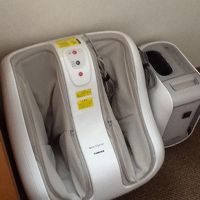 フットマッサージャーと加湿器です。
