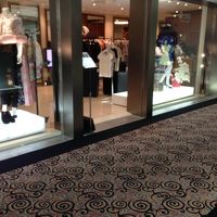 毛皮のお店。ロイヤルチエです、