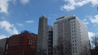 青空によく映えていました。