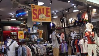 シンプルカジュアルのお店！