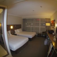 客室入ってすぐの室内全景