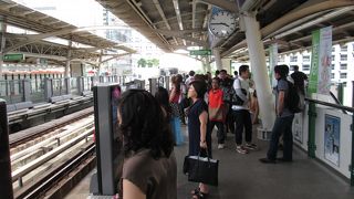 両替店スーパーリッチの支店が閉店