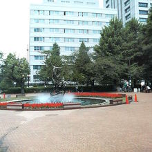 官庁街の貴重な安らぎの場となっていました。