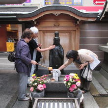 これが「とげぬき地蔵」です。