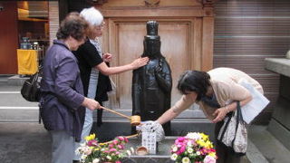 最近は時代劇はお金が掛かるので作られ無くなった中、久しぶりの新作「闇の狩人」発表。