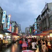 綺麗なステンドグラス＆六合夜市最寄駅