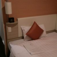 サーモンピンクの壁紙がかわいい