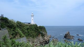 白亜の灯台は絶景です。