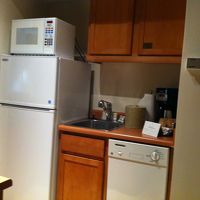 鍋や包丁など道具は揃ってます。料理するならおすすめです