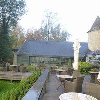 孔雀のいたテラス・その先はレストラン棟