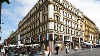 ヘルシンキ市内繁華街のショッピングセンター