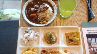 野菜料理にこだわるビュッフェレストラン