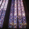 圧巻のステンドグラス