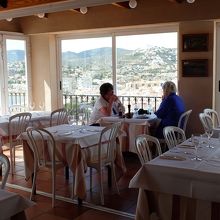 屋内席も、窓側は同じようにいい景色。