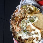 類似ベンダーが多いが「The Halal Guys」がおススメ！