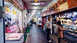 地元の方の台所的商店街