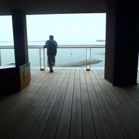 テラスからは海が一面に広がります。