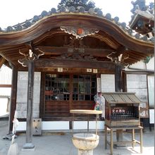 本堂左手にある弘法堂。