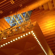 天井　設計が良く音響は素晴らしい