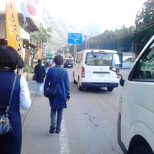 渋滞で途中下車。