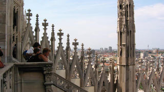 ドゥオモ (ミラノ大聖堂）は圧巻です