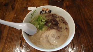 本場のとんこつラーメン