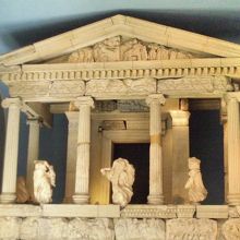 ギリシャの神殿の模型、非常に大きいです