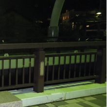 この写真の手前と向こうが海峡の両側です