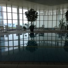 同じフロアにプールもあります。