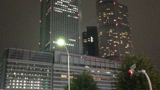名駅のシンボル ツインタワー