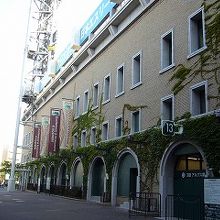 球場の外壁です。