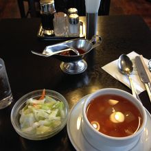 ボルシチとコールスロー