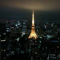 頭上のもや雲にオレンジ色が、