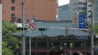 鍾閣駅のすぐそば