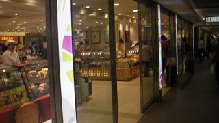 東京駅のエキナカです