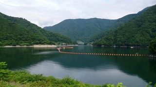 三保ダムのダム湖です