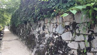 町全体が石垣に覆われています!!