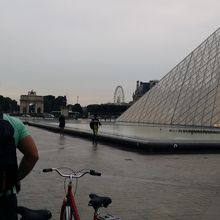 ルーブル内もこんな感じ