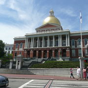 存在感ある美しい州議事堂は印象的な建物でした