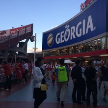 なんと！ジムをしながら試合観戦！！！いいですね、ぜいたく！