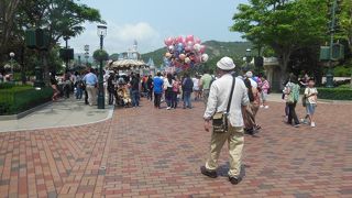 適当な規模で歩きやすく比較的空いているディズニーランド