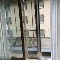 部屋からの眺望はいまいち。でも首を出せばなかなか。