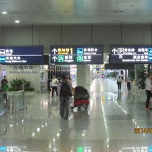 浦東空港は地下鉄、リニア、空港バスがある。